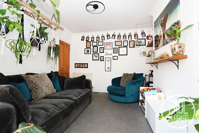 3 Bedroom Property For Sale In Victoria Road, Oulton Broad, NR33