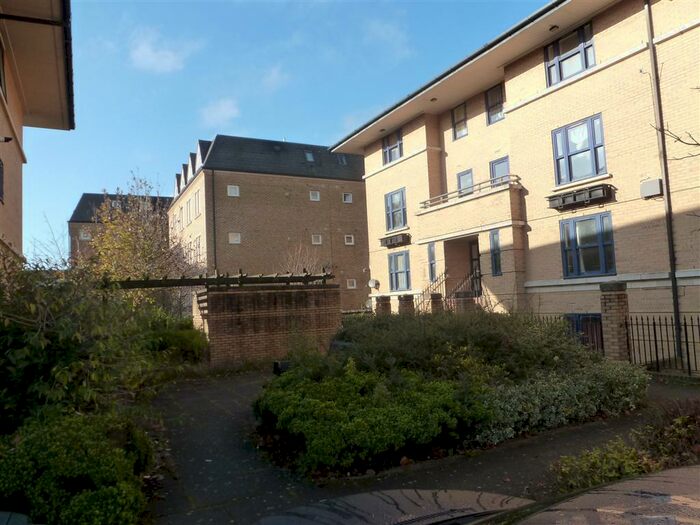 1 Bedroom Flat To Rent In North Row, Milton Keynes, MK9