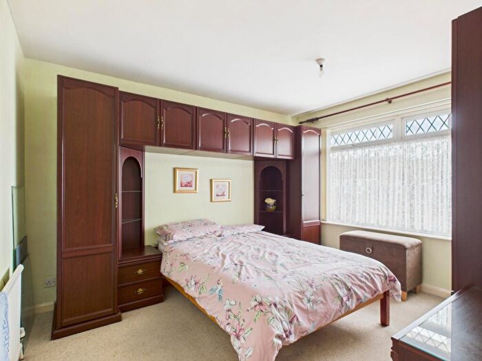 2 Bedroom Semi-Detached Bungalow For Sale In Bretherdale, Hull, HU7