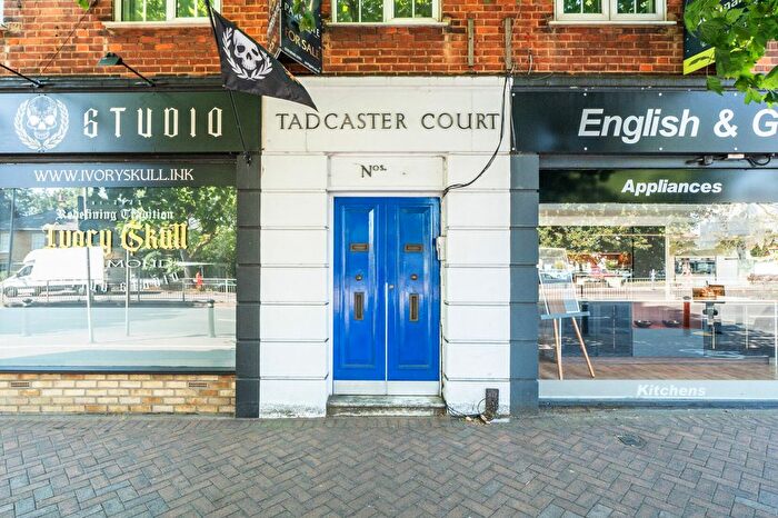 2 Bedroom Flat For Sale In Tadcaster Court, Richmond, TW9