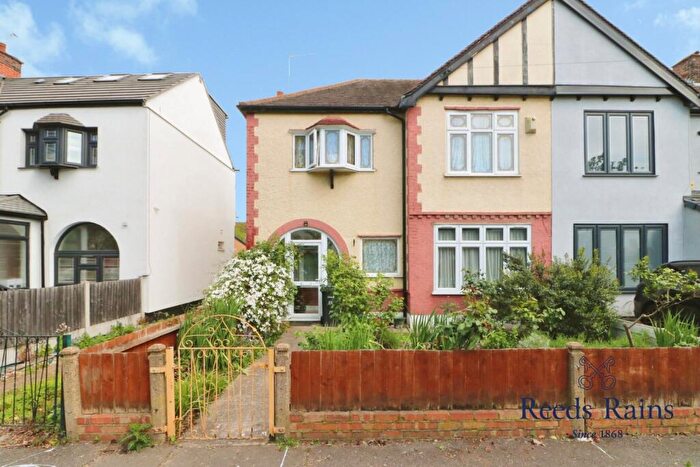 3 Bedroom Semi-Detached House For Sale In Milton Crescent, Ilford, IG2