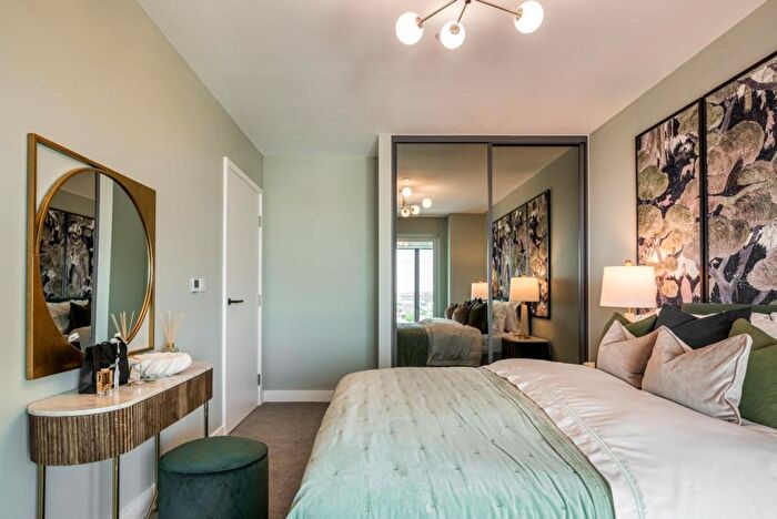 1 Bedroom Flat To Rent In Interchange Way, London, TW8