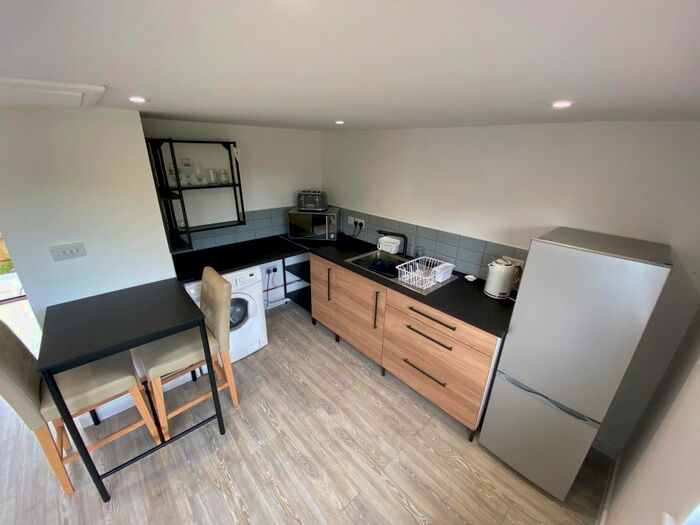 Studio To Rent In Peartree Avenue, Southampton, SO19