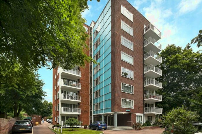 2 Bedroom Flat To Rent In The Hollies, New Wanstead, London, E11