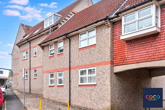2 Bedroom Flat For Sale In Friary Court, North Square, Dorchester, DT1