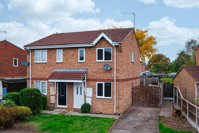 2 Bedroom Semi Detached House For Sale In Chelmsford Drive, Worcester, WR5