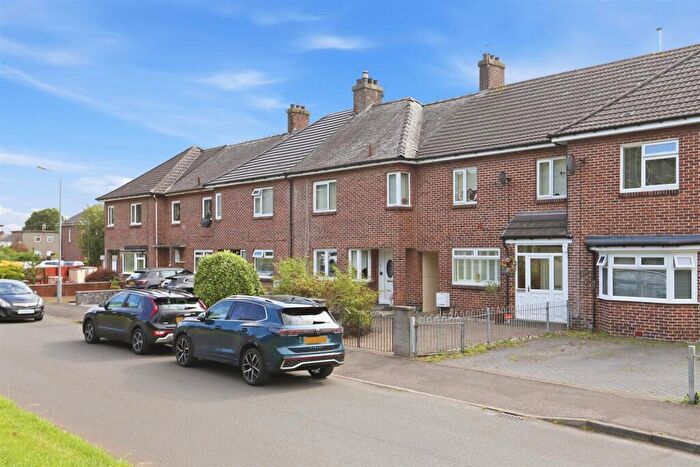 3 Bedroom Semi-Detached House For Sale In Dumbuck Road Dumbarton, G82