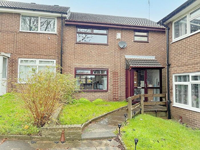 3 Bedroom Terraced House For Sale In Landseer Way, Leeds, LS13