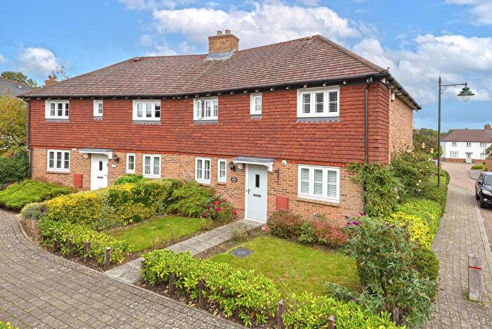 3 Bedroom Semi-Detached House For Sale In Elan Close, Kings Hill, ME19