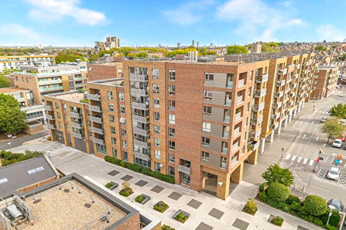 2 Bedroom Flat For Sale In High Street, Lang Court High Street, N8