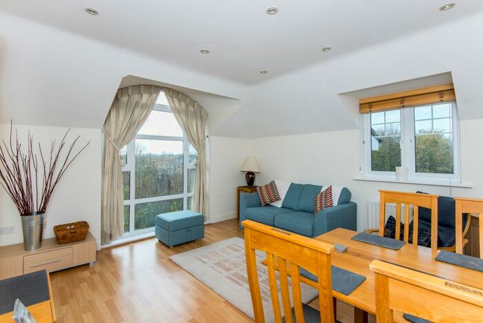 2 Bedroom Flat To Rent In River View Terrace, Abingdon, OX14