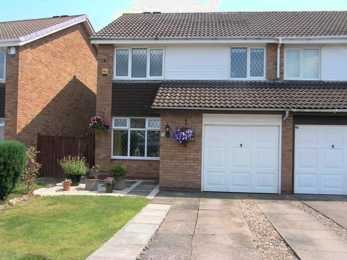 Houses for sale & to rent in B63 1ET, Hodgetts Drive, Hayley Green And