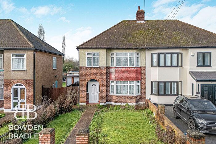 3 Bedroom Semi Detached House For Sale In Wensleydale Avenue, Clayhall, IG5