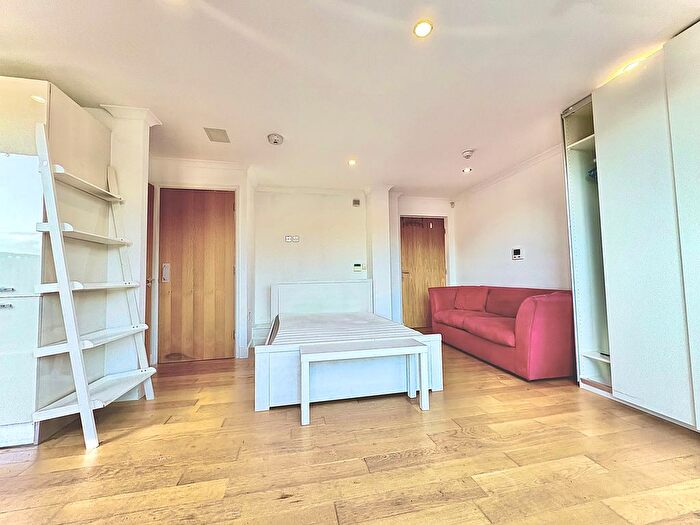 Studio To Rent In Redmans Road, London, E1