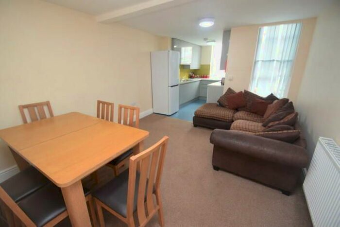 5 Bedroom Flat To Rent In Church Street, Falmouth, TR11