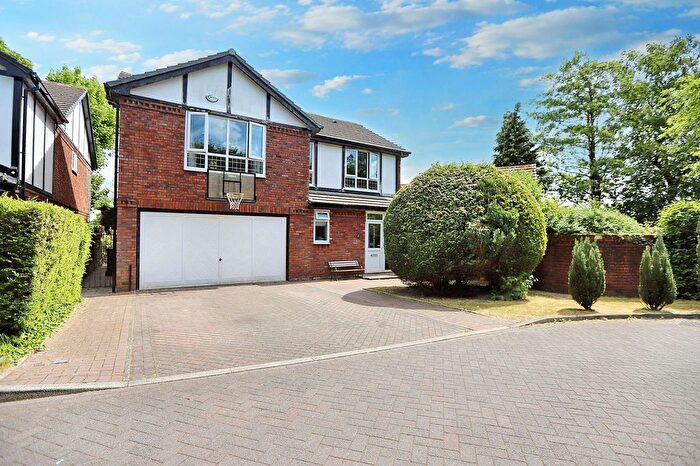 4 Bedroom Detached House For Sale In The Spinney, Whitefield, M45