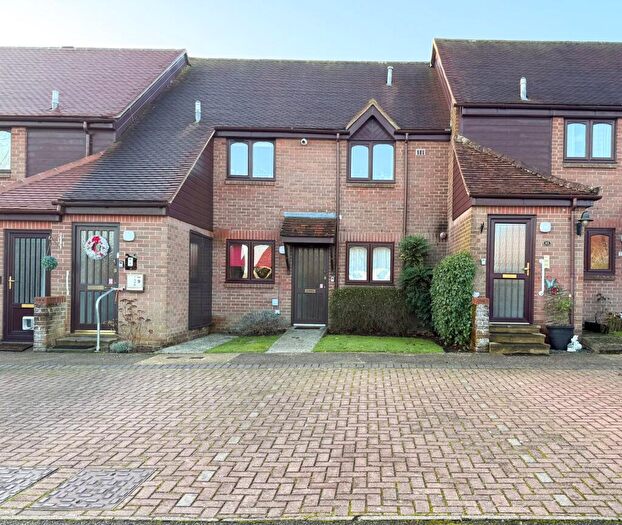 2 Bedroom Apartment For Sale In Marshalls Court, Speen, Newbury, RG14