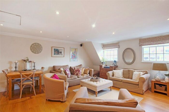 2 Bedroom Flat To Rent In Tachbrook Street, London, SW1V