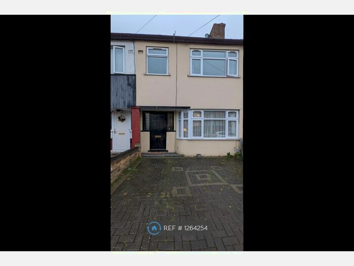 3 Bedroom Terraced House To Rent In Stanley Avenue, Dagenham RM8