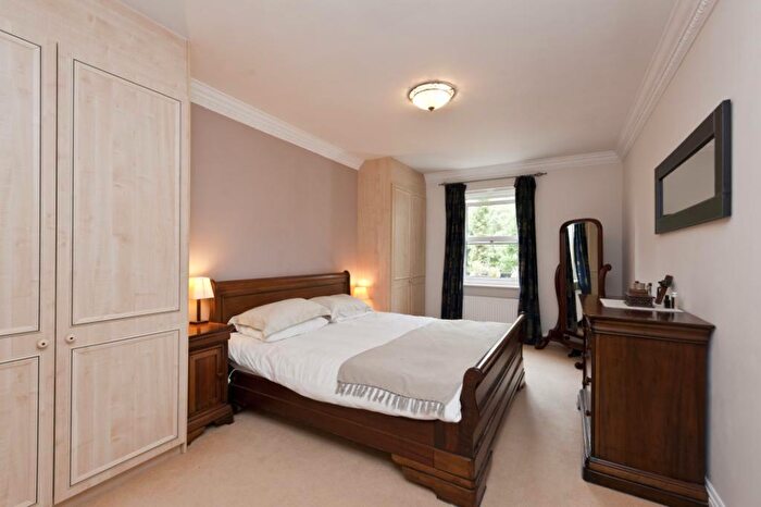 2 Bedroom Apartment To Rent In Tudor Grange, Oatlands Drive, Weybridge, KT13