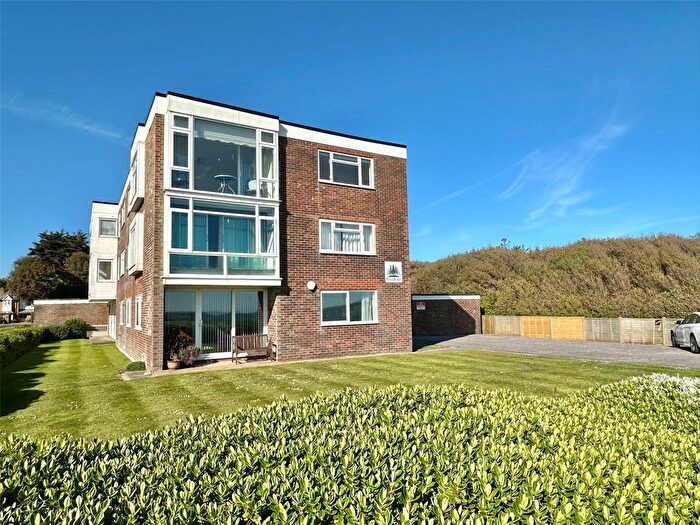 2 Bedroom Flat For Sale In Cliff Road, Milford On Sea, Lymington, Hampshire, SO41