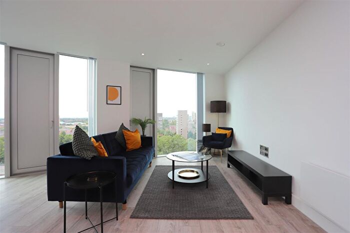 2 Bedroom Flat To Rent In Silvercroft Street, Manchester, M15