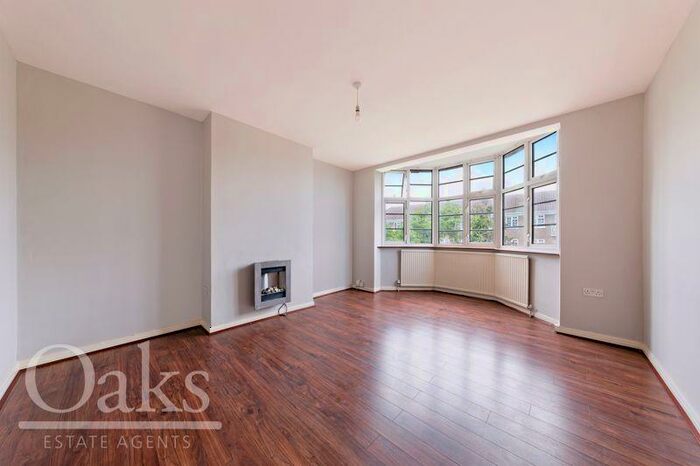 2 Bedroom Flat To Rent In Addiscombe Road, Croydon, CR0