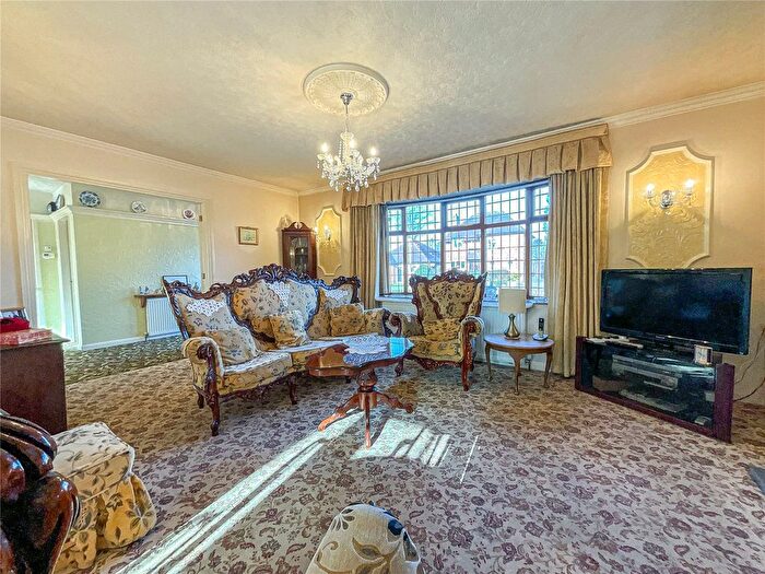 3 Bedroom Bungalow For Sale In Amington Road, Tamworth, Staffordshire, B77