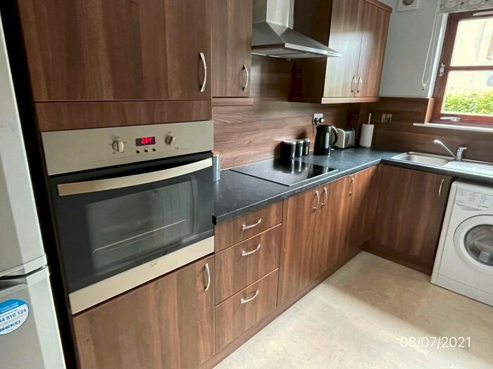 2 Bedroom Flat To Rent In Hutcheon Low Place, Ground Floor Right, Aberdeen AB21