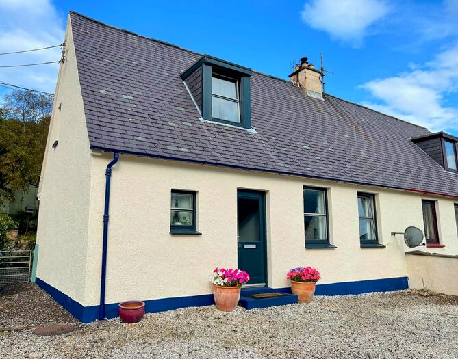 3 Bedroom Semi-Detached House For Sale In Heathmount Place, Kyle Of Lochalsh, IV40