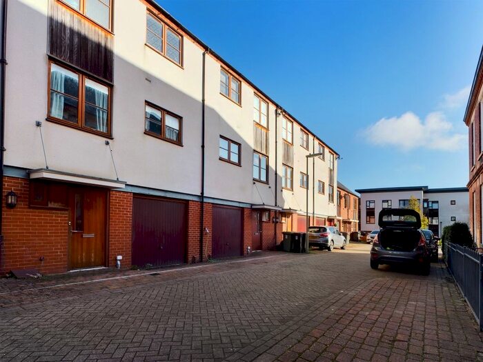 3 Bedroom Terraced House To Rent In Watertower Way, Limes Park, Basingstoke, RG24