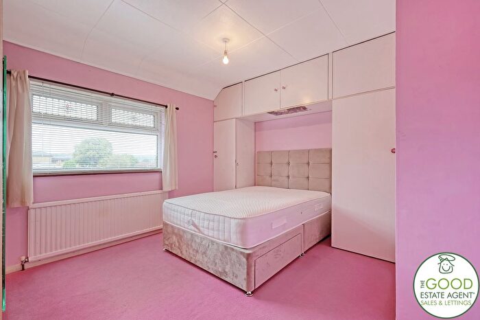 3 Bedroom Terraced House For Sale In The Broadway, Loughton, IG10