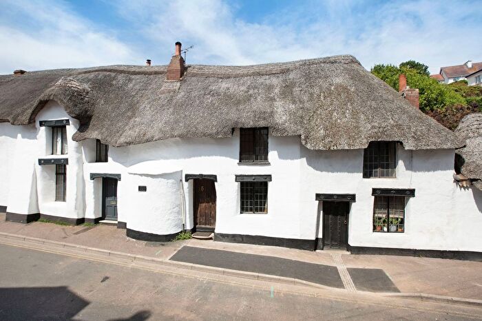 2 Bedroom Cottage For Sale In Exeter Road, Dawlish, EX7