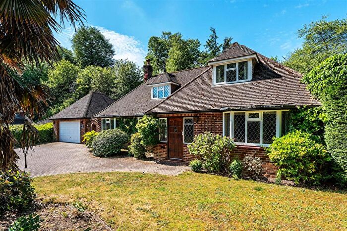 3 Bedroom Detached House For Sale In Woodhurst Park, Oxted, RH8