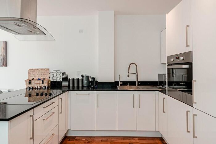 2 Bedroom Apartment To Rent In Flamsteed Close, Cambridge, CB1