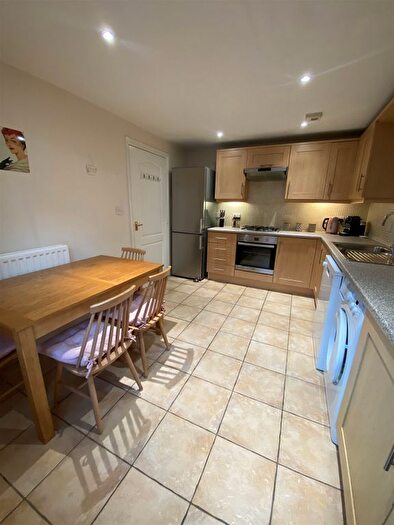 2 Bedroom Flat For Sale In Friar Court, Worcester, WR1
