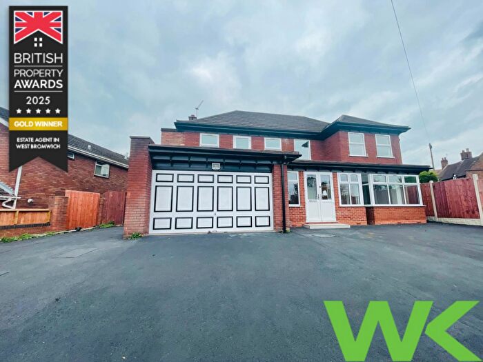 4 Bedroom Detached House For Sale In Bird End, West Bromwich, B71