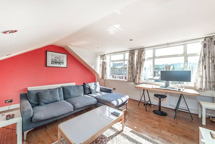 2 Bedroom Flat To Rent In Goldhurst Terrace, South Hampstead, London, NW6