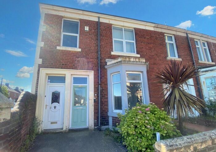 2 Bedroom Flat To Rent In Victoria Road East, Hebburn, Tyne And Wear, NE31