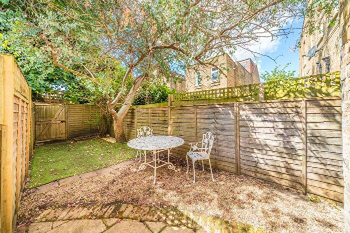 2 Bedroom Flat To Rent In Sidney Road, St Margarets, Twickenham, TW1