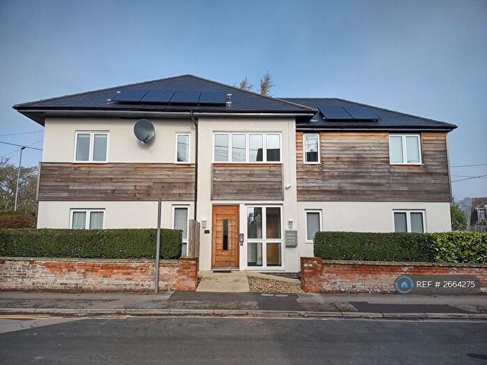 1 Bedroom Flat To Rent In Hawthorn Road, Chippenham, SN15
