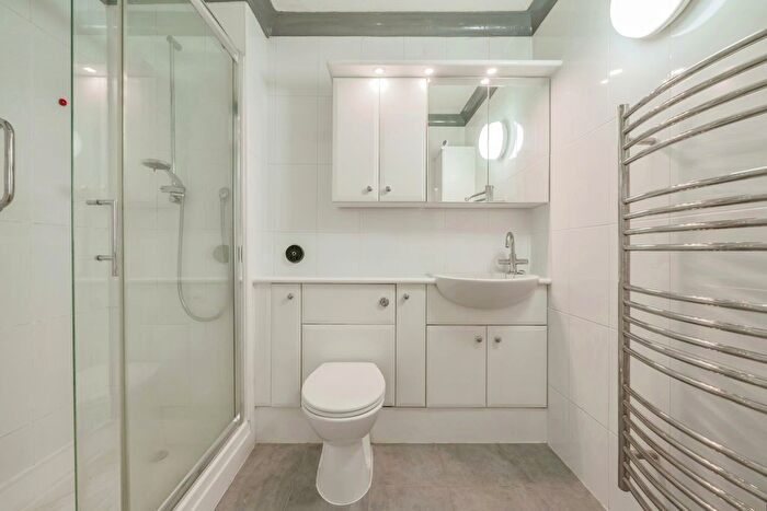 1 Bedroom Flat For Sale In Dingleway, Appleton, Warrington, Cheshire, WA4