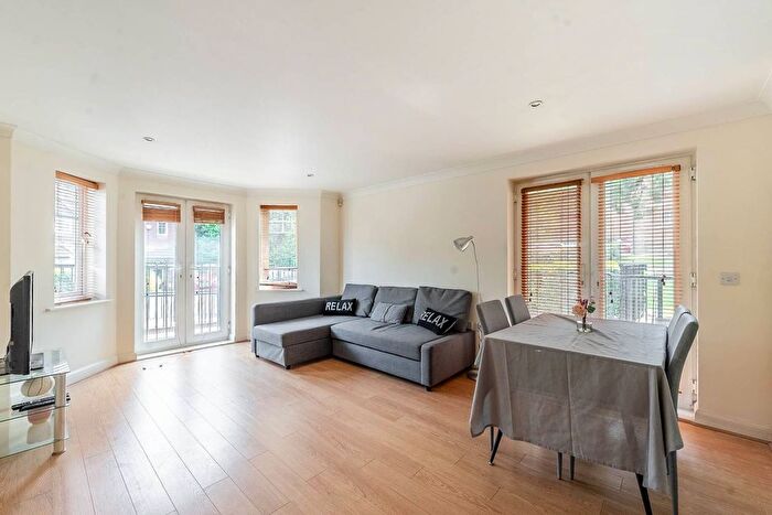2 Bedroom Flat To Rent In Warren Lane, Stanmore, HA7