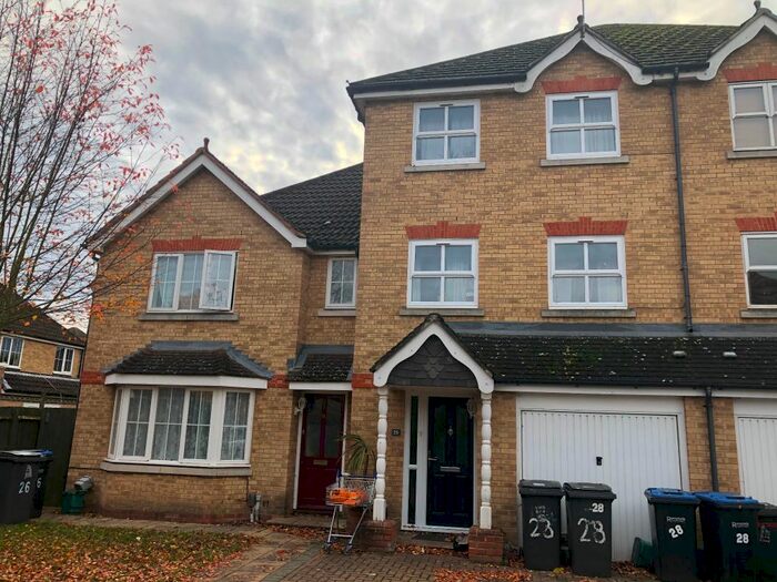 6 Bedroom End Of Terrace House To Rent In Nightingale Shott, Egham, TW20