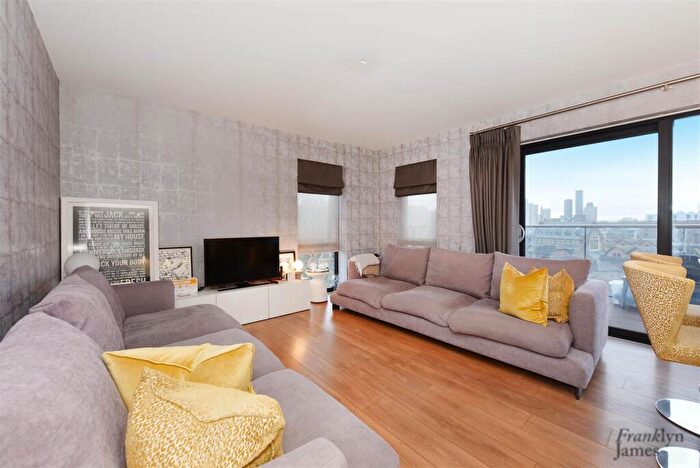 3 Bedroom Apartment For Sale In Boathouse Apartments, Cotall Street, London, E14