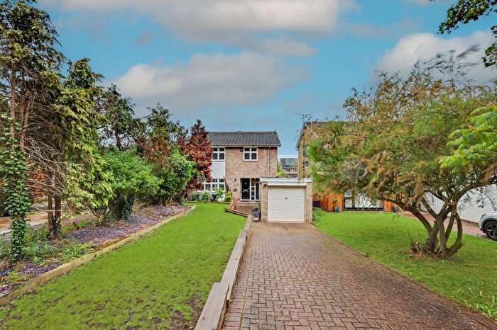 4 Bedroom Detached House For Sale In Falcon Way, Basildon, Essex, SS16