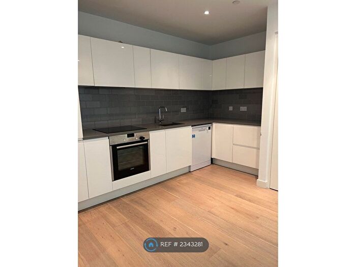 2 Bedroom Flat To Rent In Fairwater House, London, E16