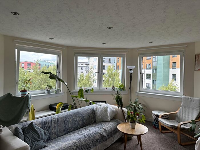 3 Bedroom Flat To Rent In Dalgety Road, Edinburgh, EH7