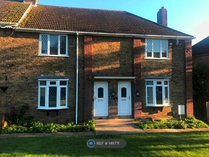 2 Bedroom End Of Terrace House To Rent In Darnley Road, Rochester, ME2