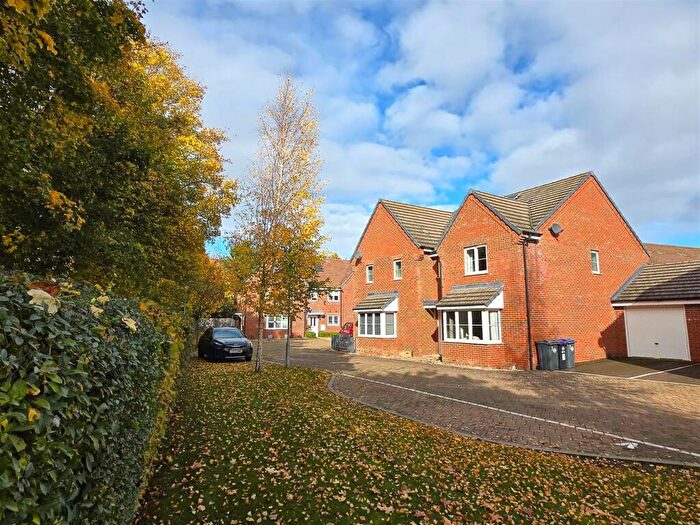 3 Bedroom Semi-Detached House For Sale In Chain Free - Stearn Way, Buntingford, Herts, SG9